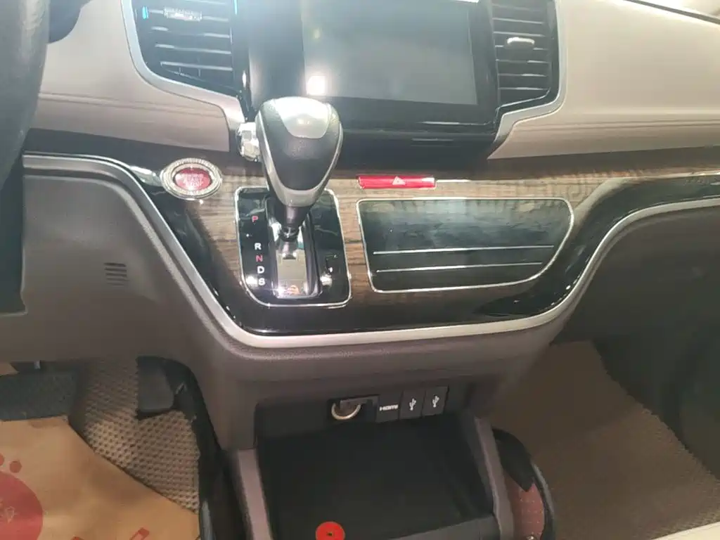 Honda Odyssey 2018 — фото 14