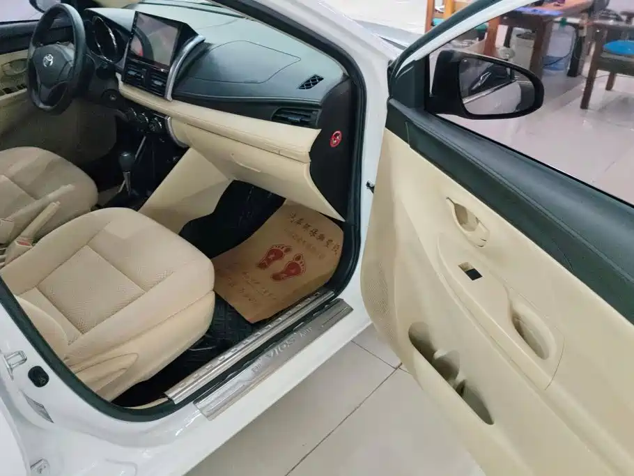 Toyota Vios 2015 — фото 8