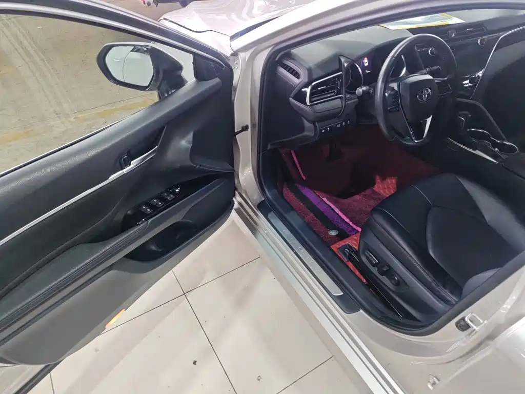 Toyota Camry 2020 — фото 13