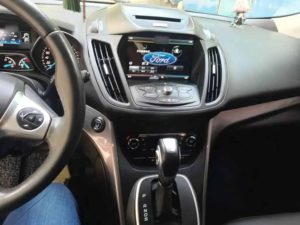 Ford Kuga 2015 — фото 6
