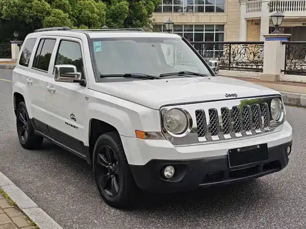 Jeep Freelancer 2015