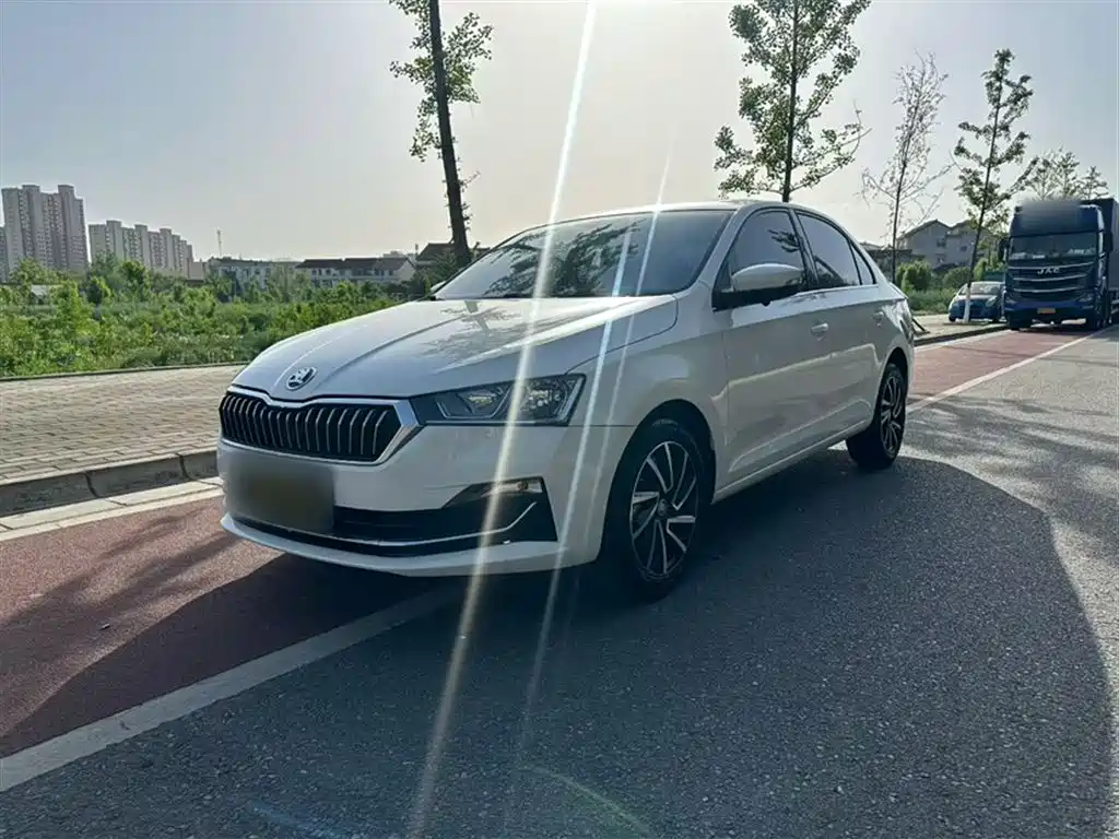 Skoda Rapid 2020 — фото 2