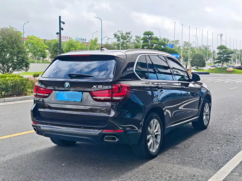 BMW X5 2018 — фото 9