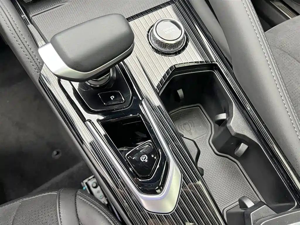 Geely Xingyue L 2024 — фото 14