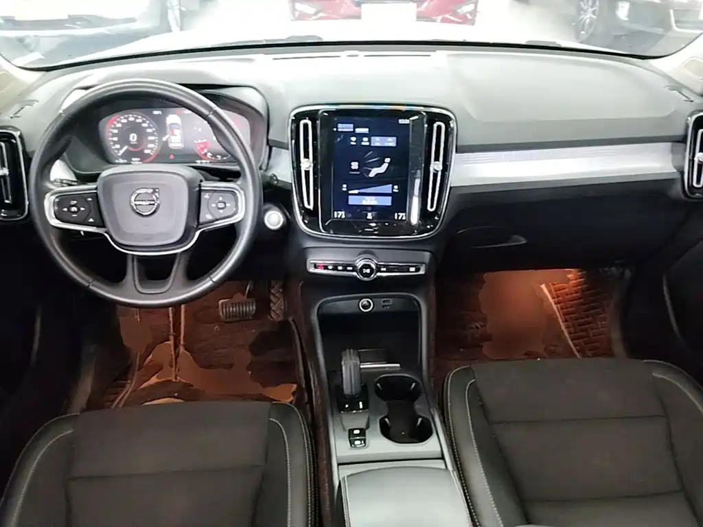 Volvo XC40 2020 — фото 10