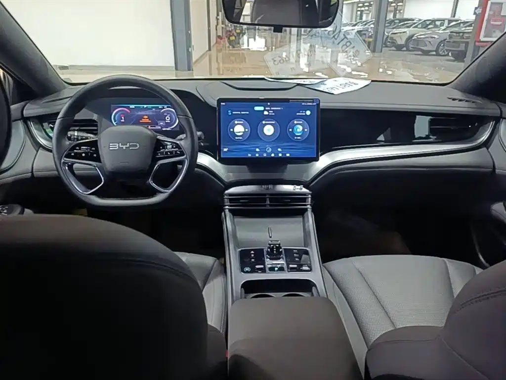 BYD Seal 07 DM-i 2025 — фото 10