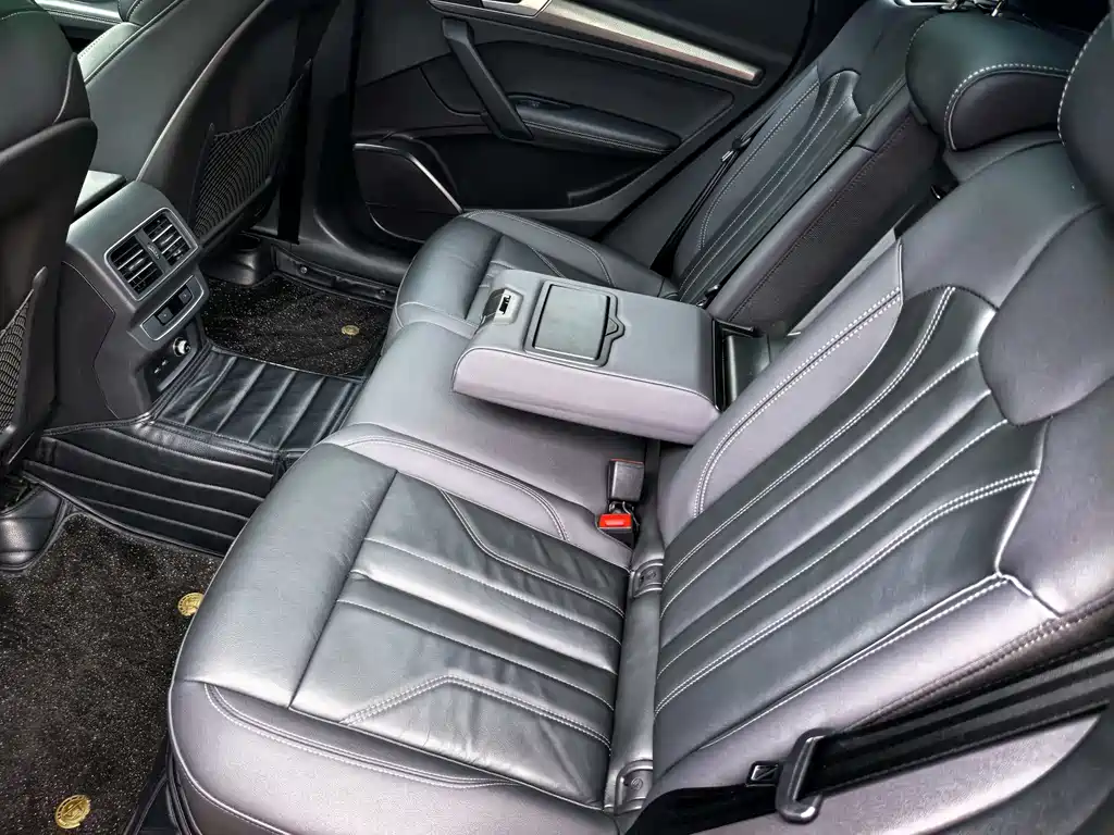 Audi Q5L 2023 — фото 12