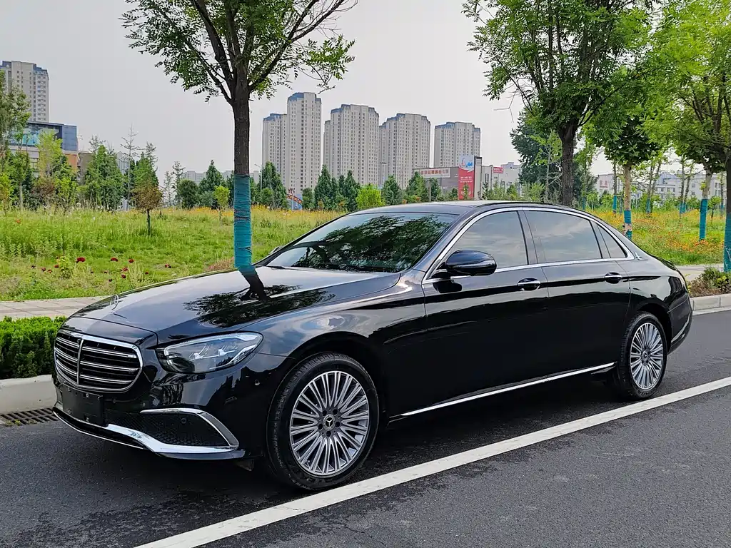 Mercedes-Benz E-Class 2022 — фото 16