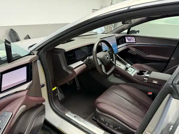 Denza Z9GT 2025