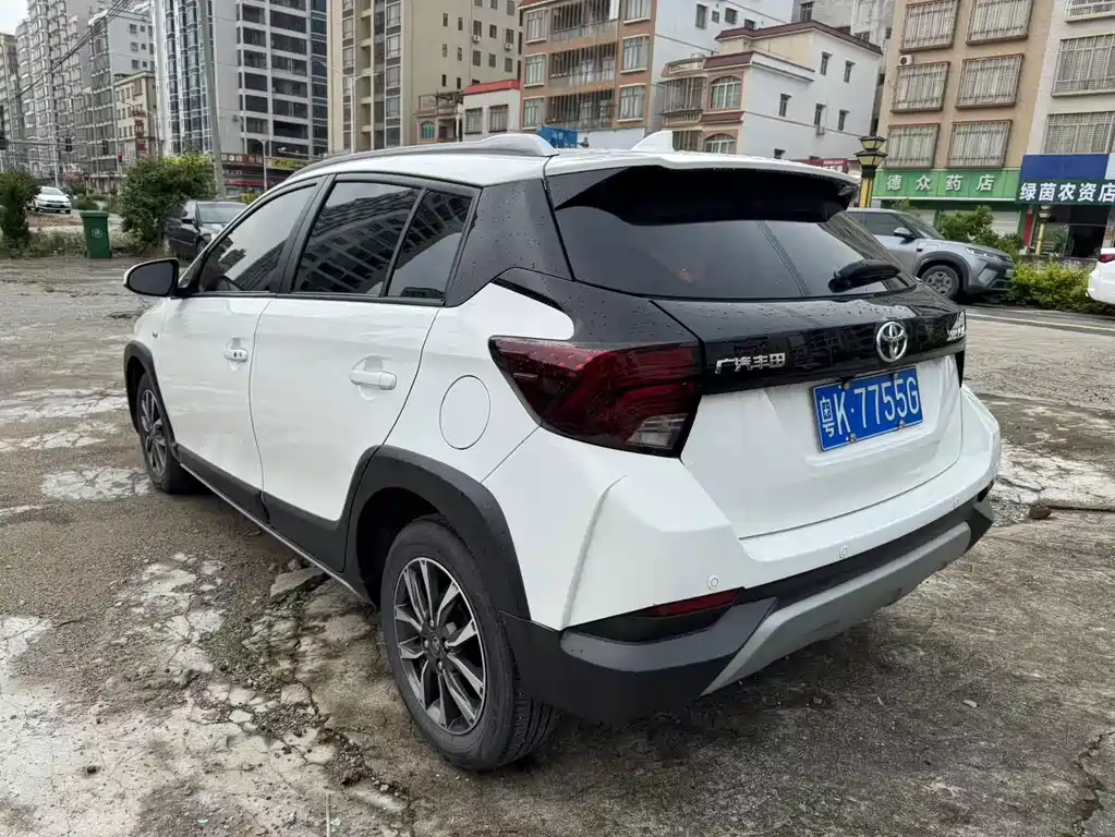 Toyota Yaris L 2023