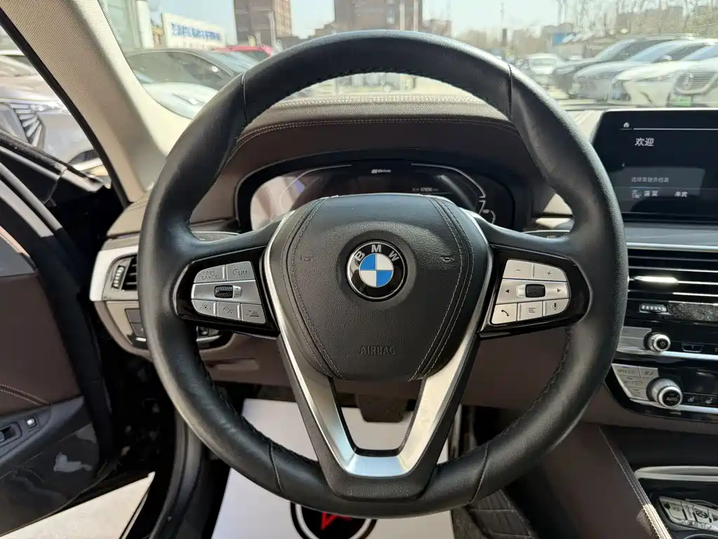 BMW 5 Series New Energy 2020 — фото 15