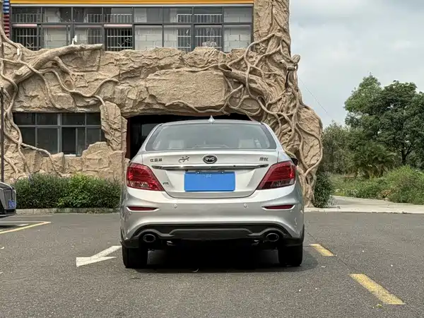 BYD Surui 2016