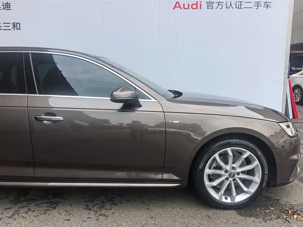Audi A4L 2018 — фото 14