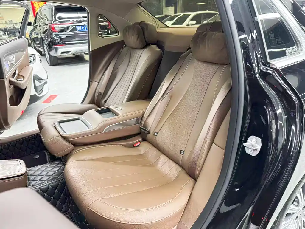 Mercedes-Benz E-Class 2023 — фото 14