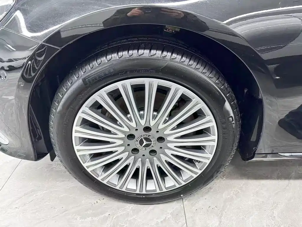 Mercedes-Benz E-Class 2023 — фото 25