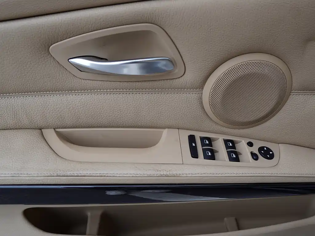 BMW 3 Series 2012 — фото 16