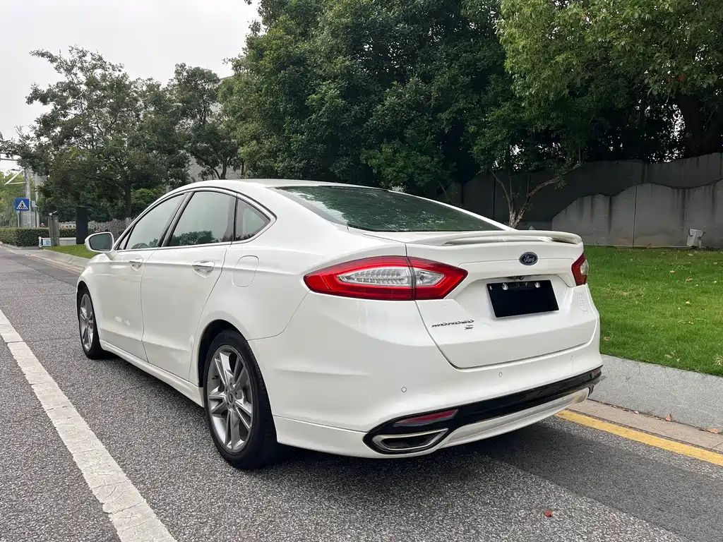 Ford Mondeo 2015 — фото 5