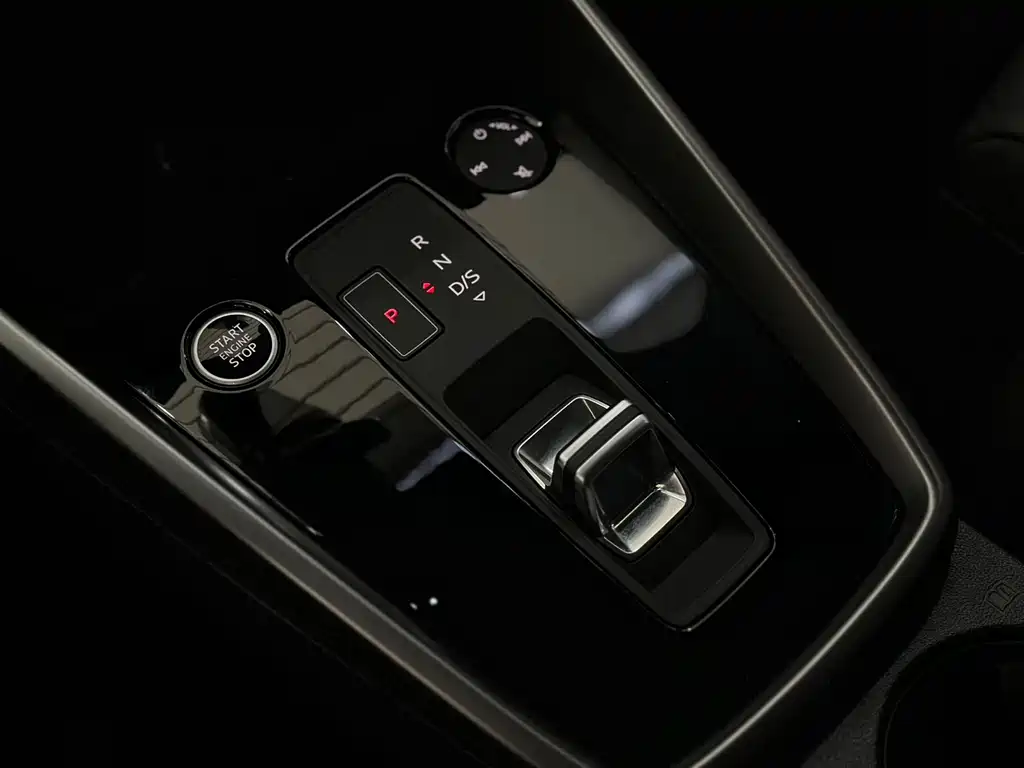 Audi A3 2023 — фото 10