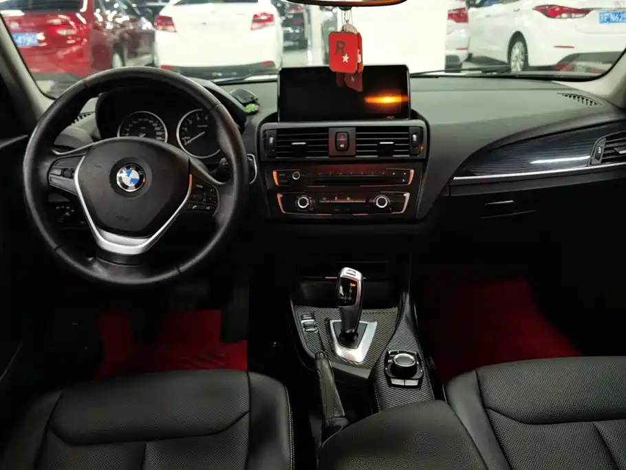 BMW 1 Series 2015 — фото 12