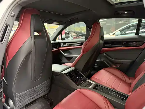 Porsche Panamera 2025