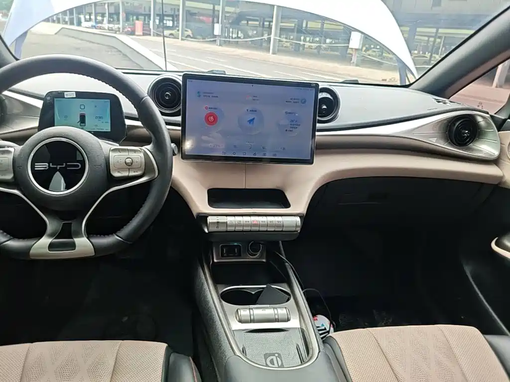 BYD Dolphin 2023 — фото 10