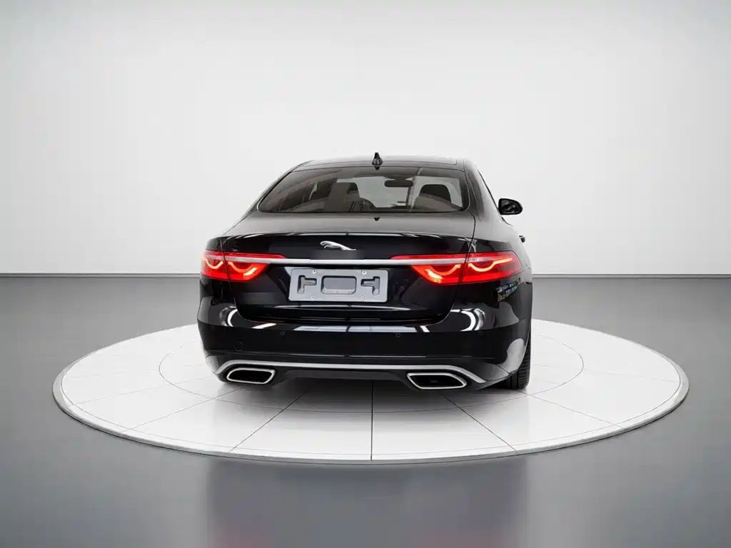 Jaguar XFL 2021 — фото 6