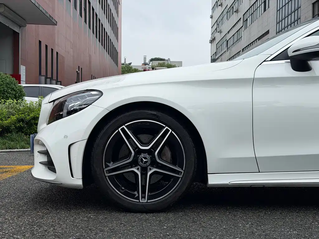 Mercedes-Benz C-Class 2019 — фото 19