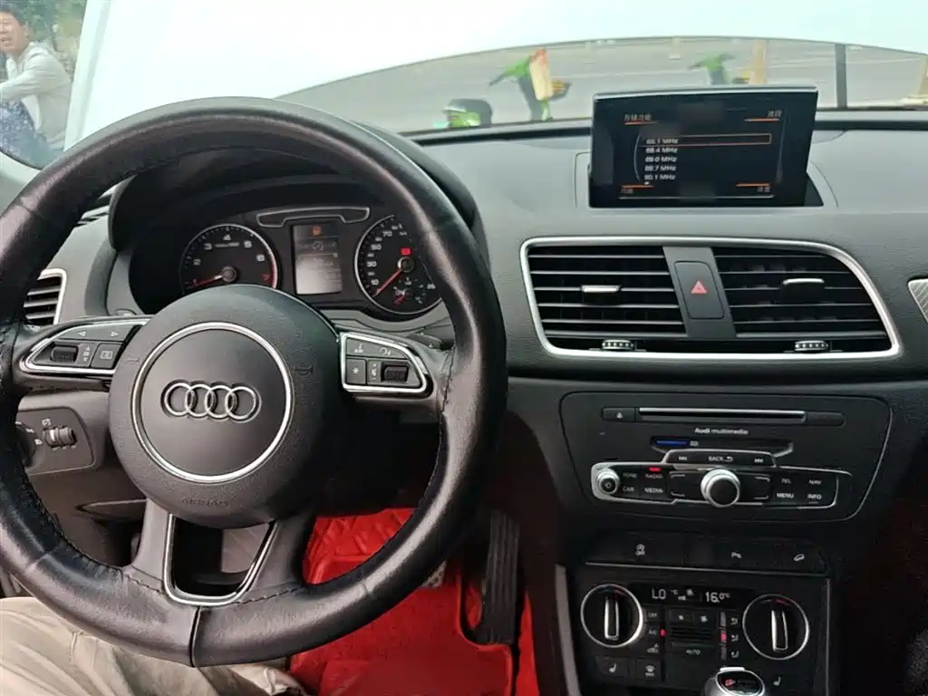 Audi Q3 2018 — фото 10