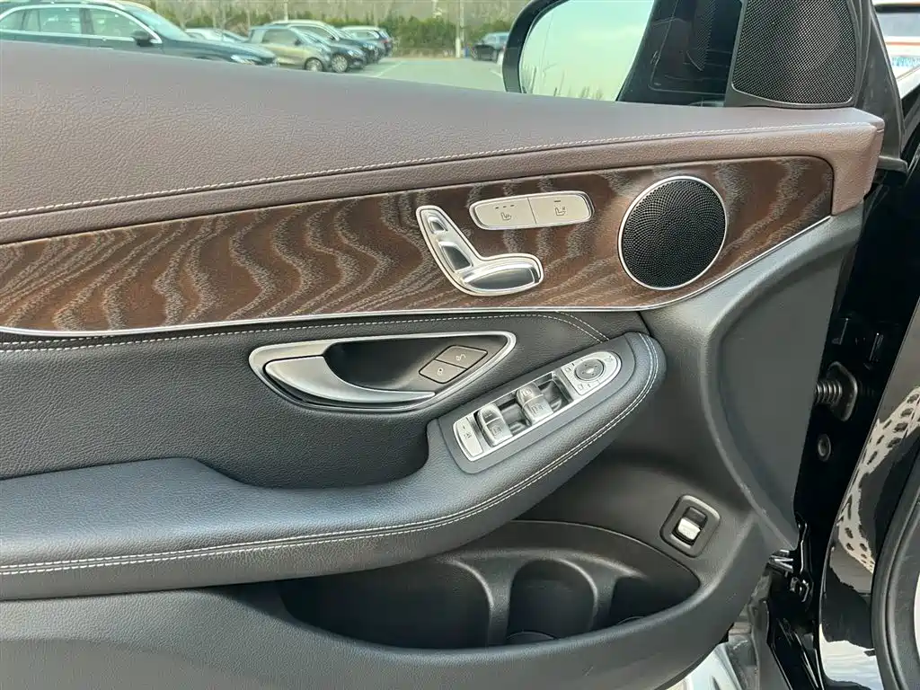 Mercedes-Benz GLC 2020 — фото 12