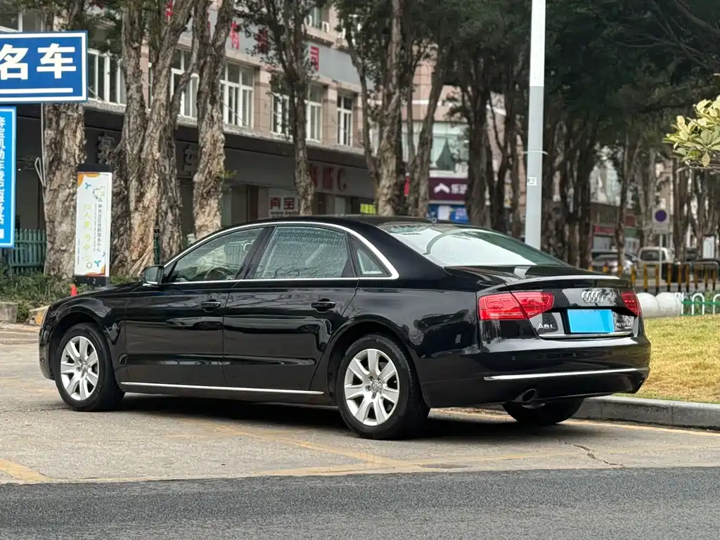 Audi A8 2014 — фото 20