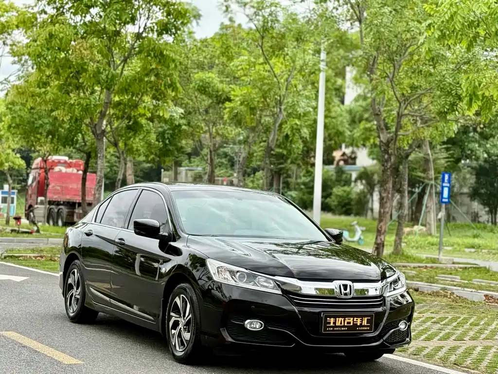 Honda Accord 2017 — фото 3
