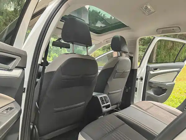 Volkswagen Golf 2024