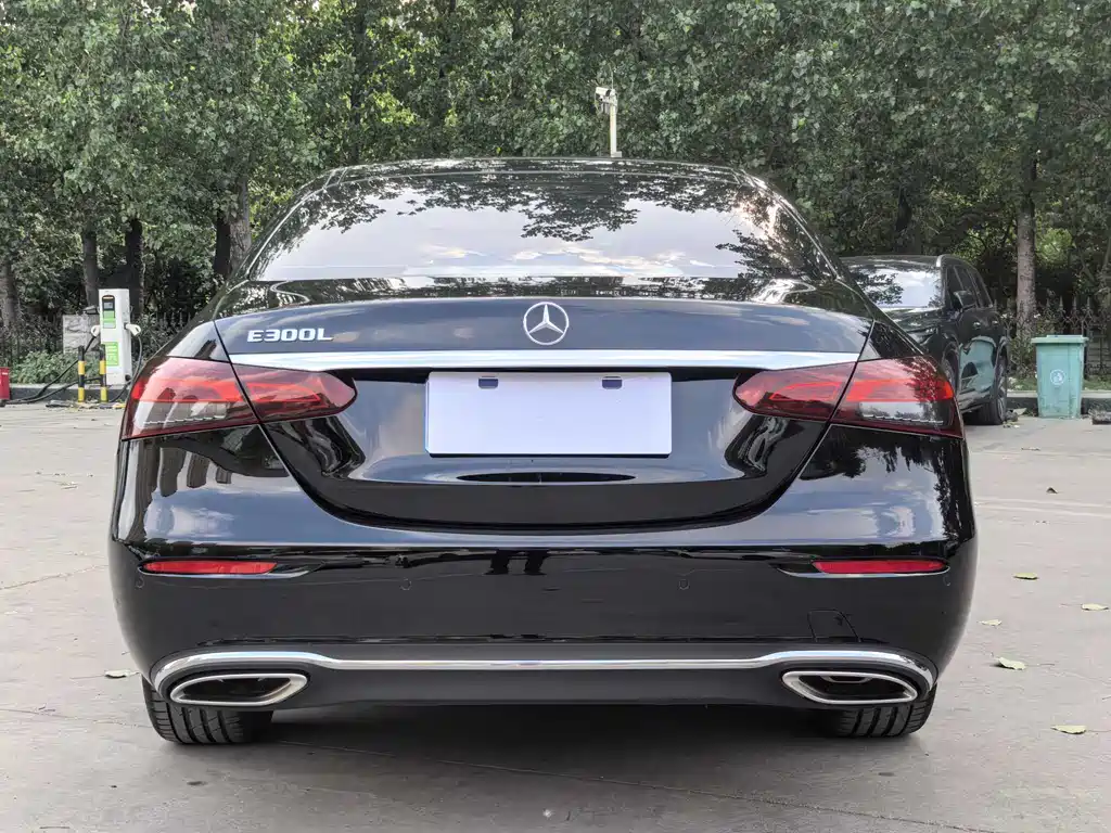 Mercedes-Benz E-Class 2023 — фото 16