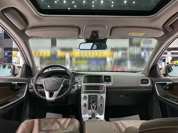 Volvo S60 Plug-In Hybrid 2016
