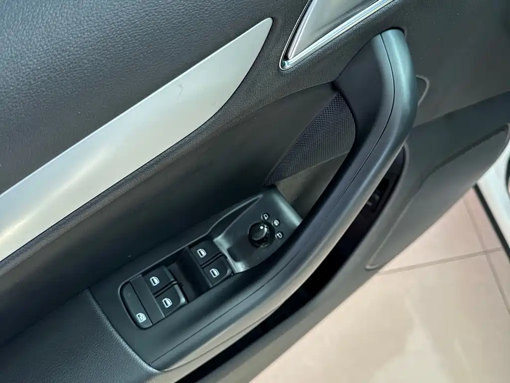 Audi Q3 2018 — фото 14