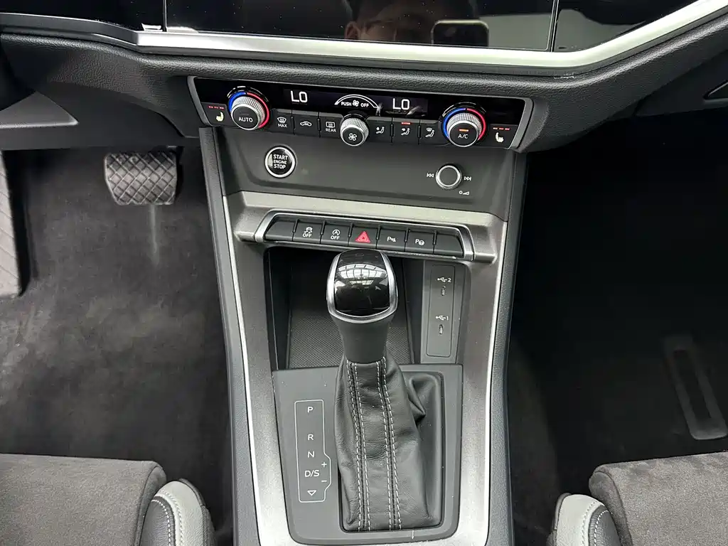Audi Q3 2023 — фото 15