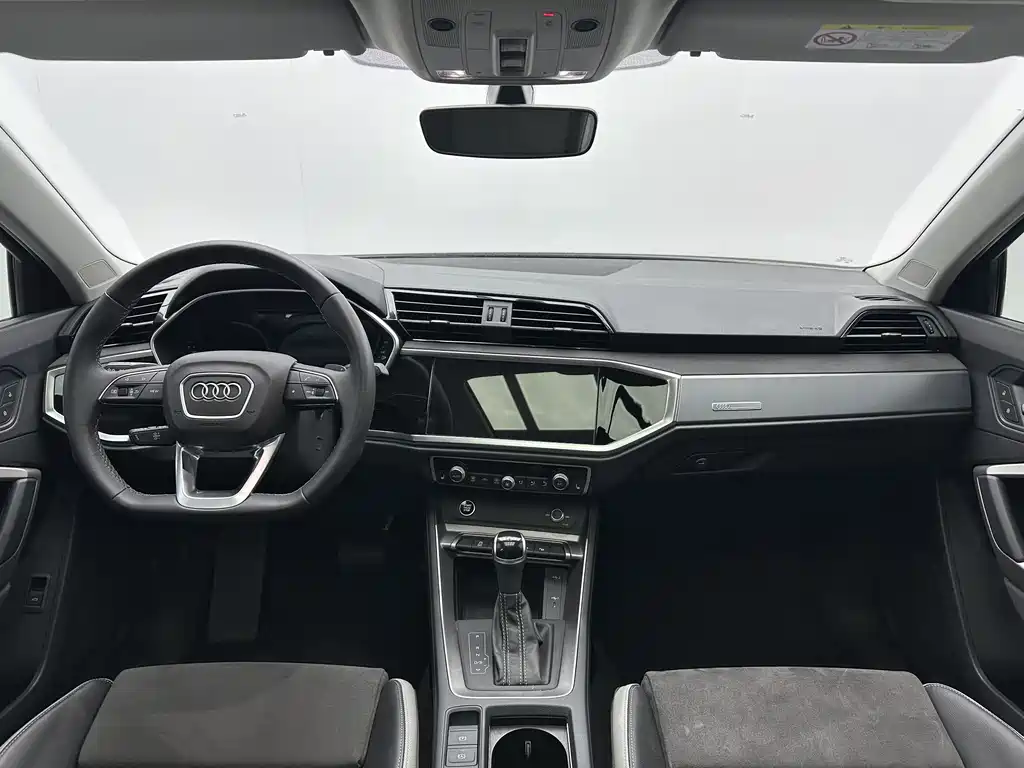 Audi Q3 2023 — фото 7
