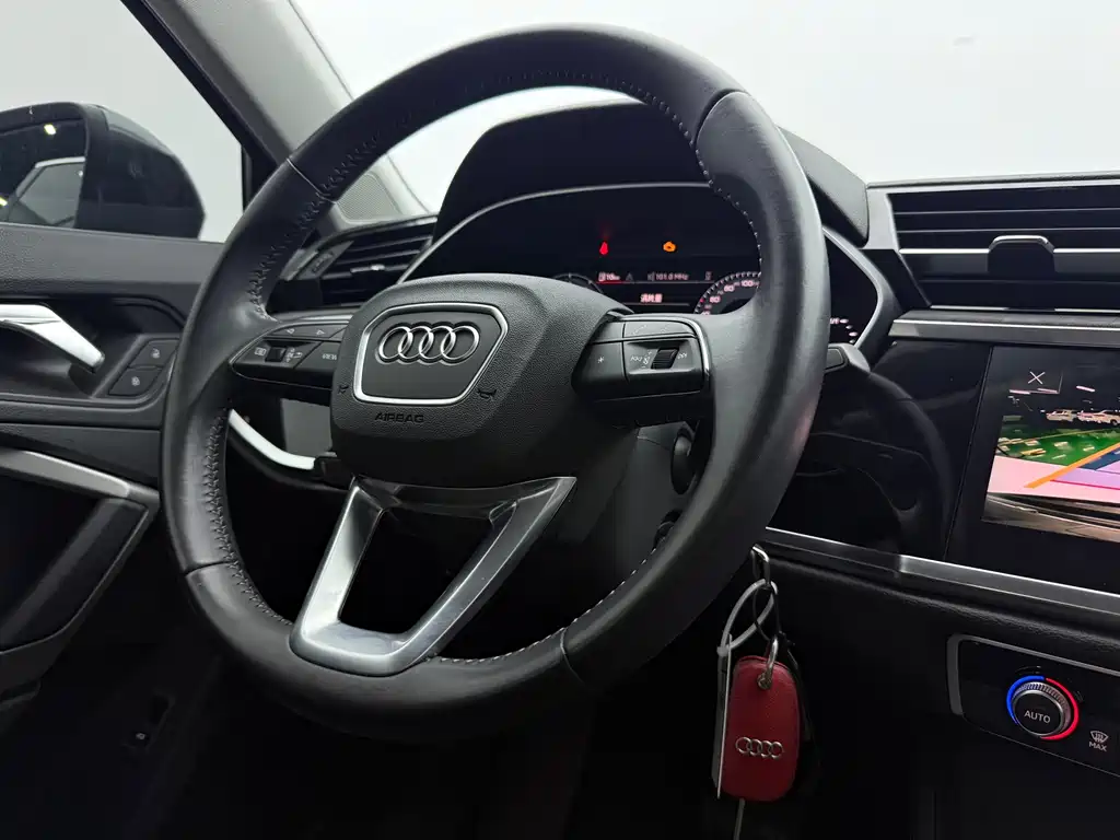 Audi Q3 2022 — фото 12