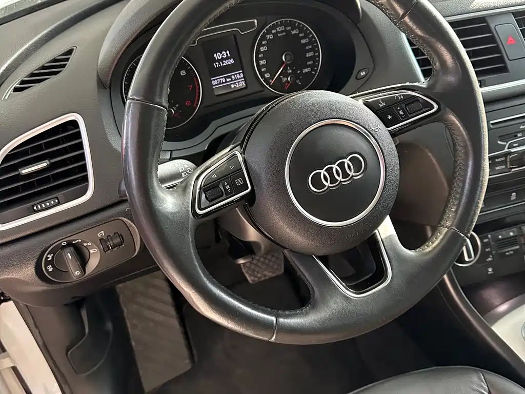 Audi Q3 2018 — фото 12