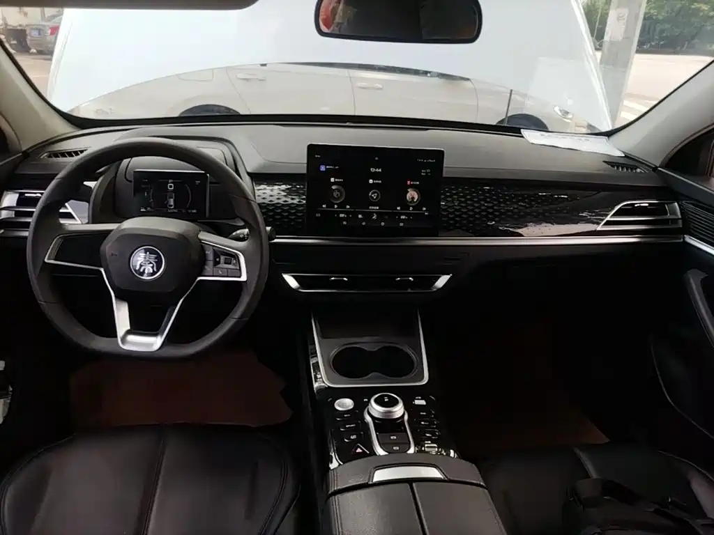 BYD Qin PLUS 2022 — фото 10