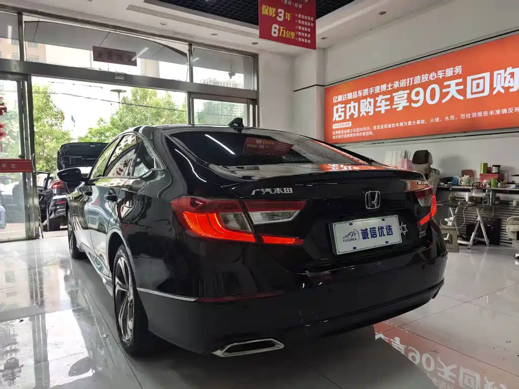 Honda Accord 2018 — фото 13