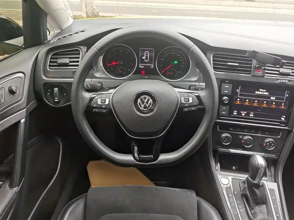 Volkswagen Golf 2019 — фото 11