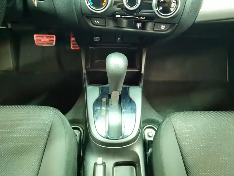 Honda Fit 2017 — фото 16