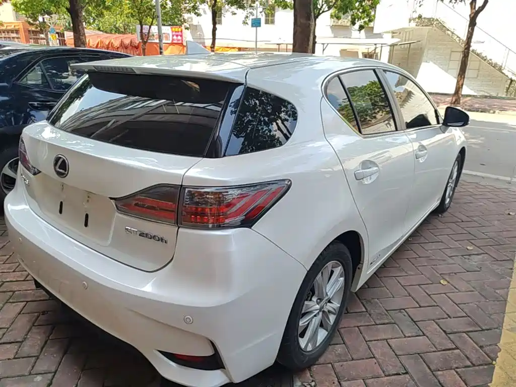 Lexus CT 2015 — фото 7