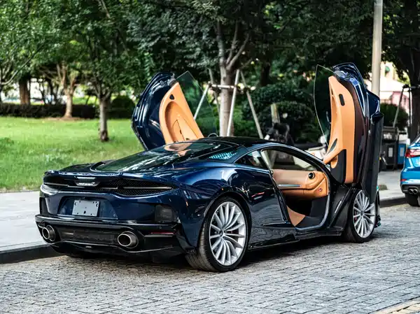 McLaren GT 2023