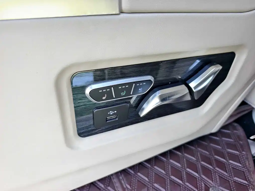 Chrysler Grand Voyager 2014 — фото 8