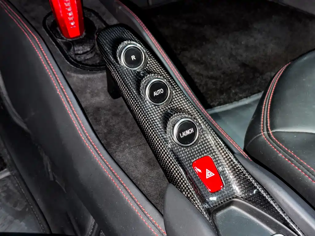 Ferrari F8 2023 — фото 10