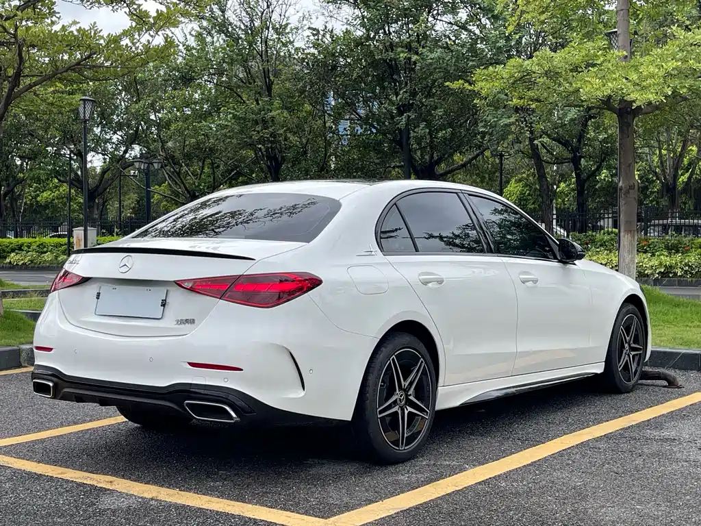 Mercedes-Benz C-Class 2025