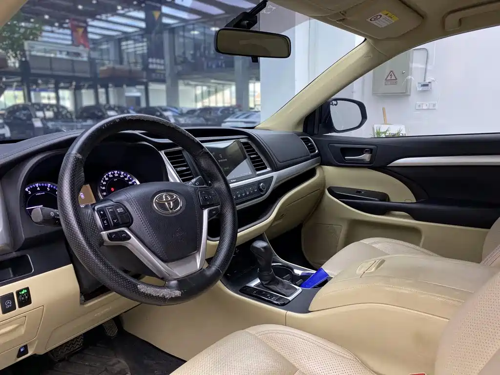 Toyota Highlander 2020