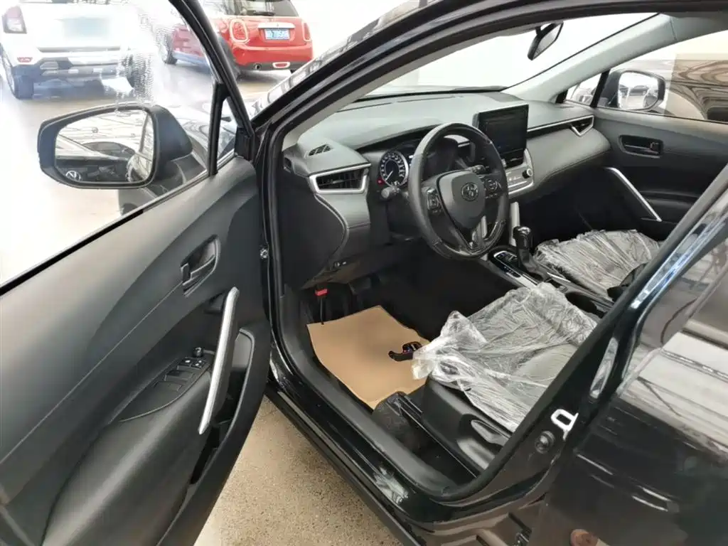 Toyota Corolla Cross 2023 — фото 16